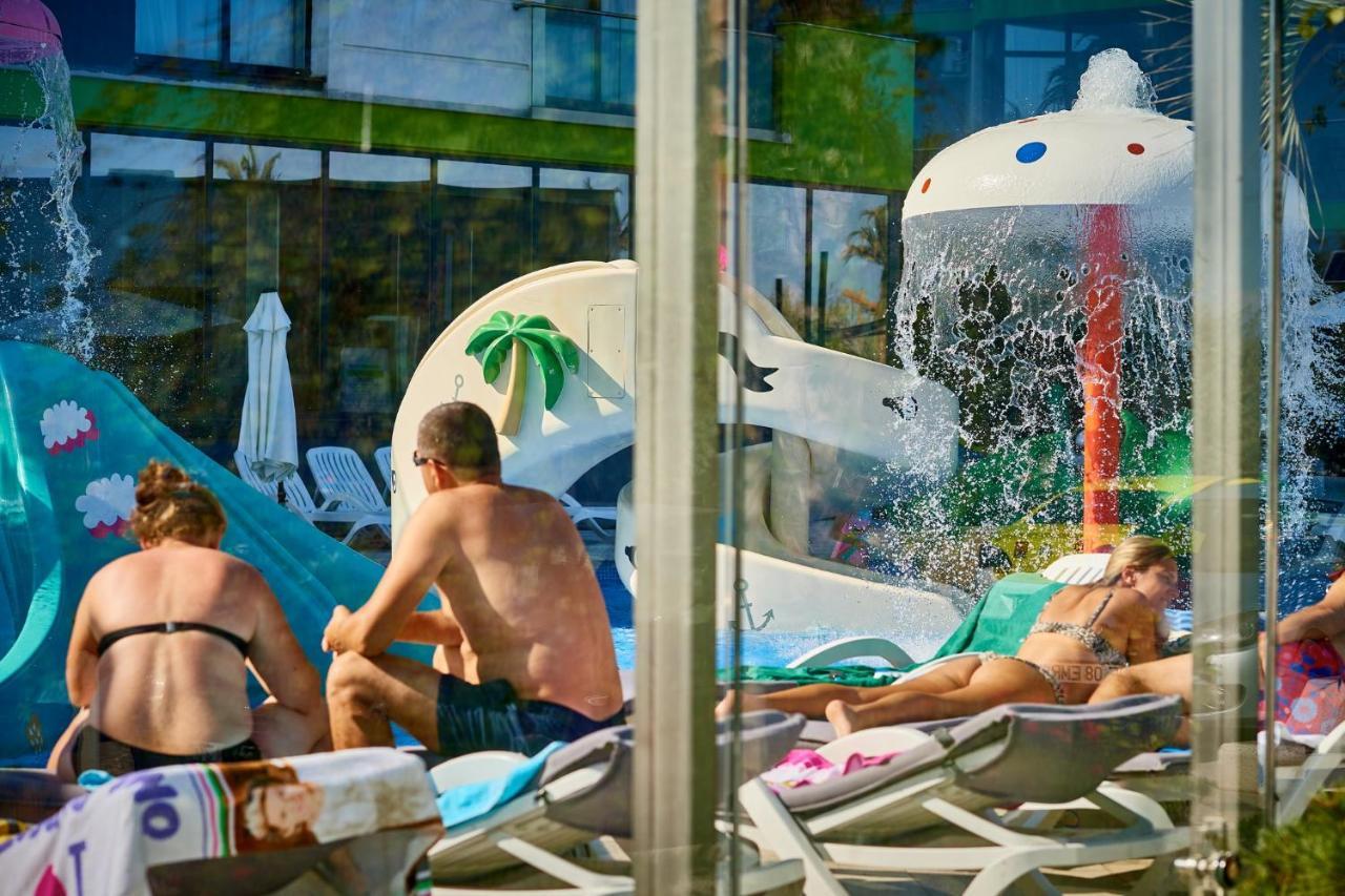 Sole Aparthotel Pool & Spa Mamaia Nord Năvodari Екстериор снимка