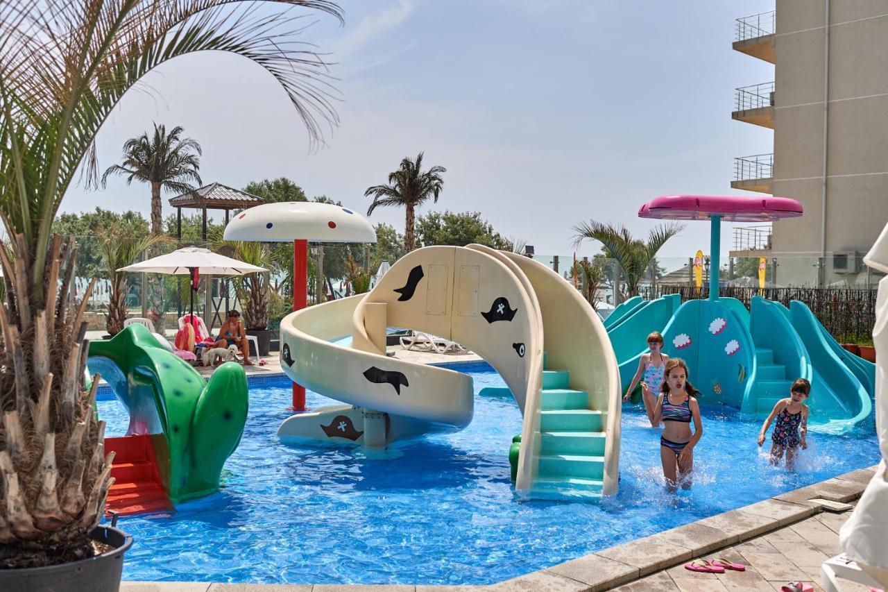 Sole Aparthotel Pool & Spa Mamaia Nord Năvodari Екстериор снимка